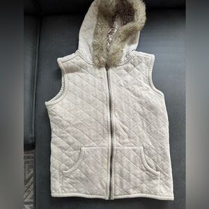 Elegant Cream Quilted Vest with Faux Fur Hood